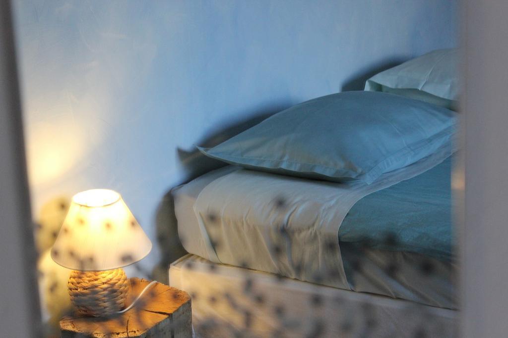 La Bicyclette Fleurie Bed and Breakfast Villemoirieu Rum bild