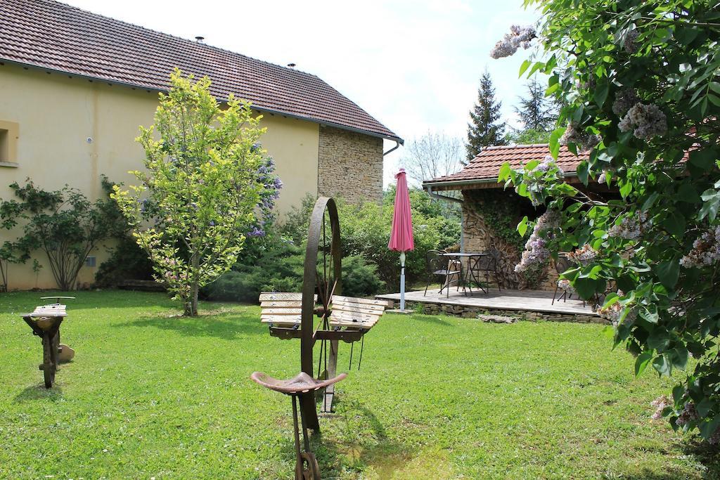 La Bicyclette Fleurie Bed and Breakfast Villemoirieu Exteriör bild