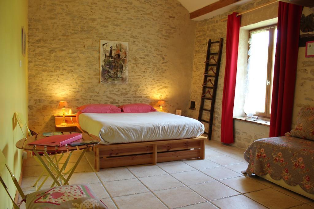 La Bicyclette Fleurie Bed and Breakfast Villemoirieu Rum bild