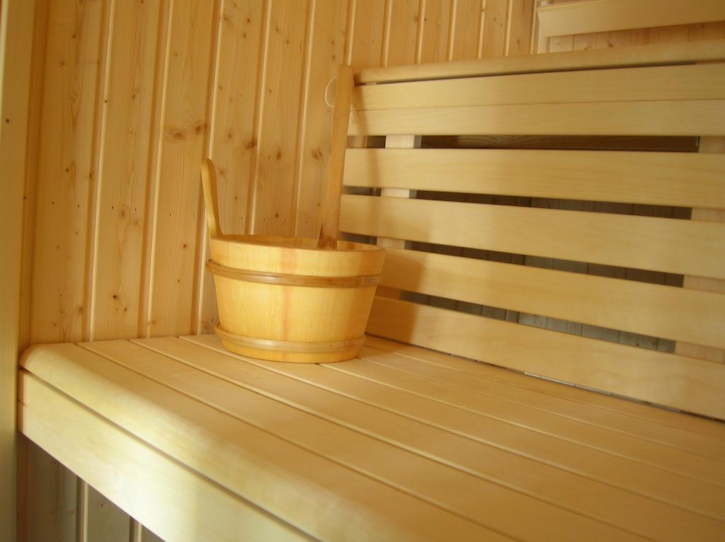 La Bicyclette Fleurie Bed and Breakfast Villemoirieu Exteriör bild